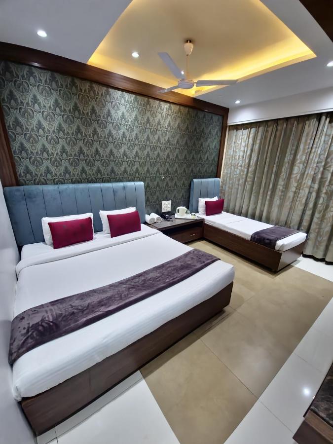 Hotel City Heart Ширди Екстериор снимка