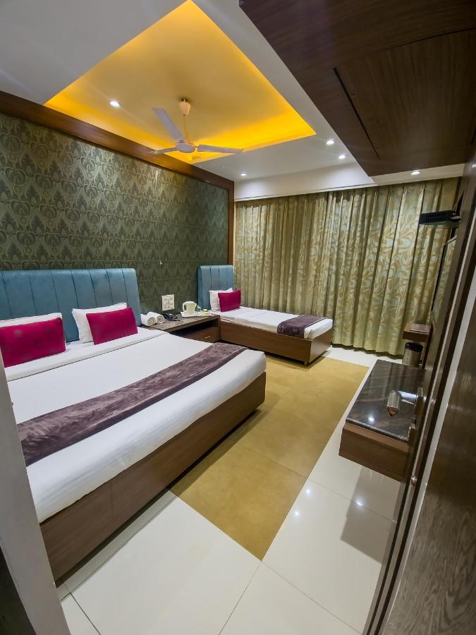 Hotel City Heart Ширди Екстериор снимка