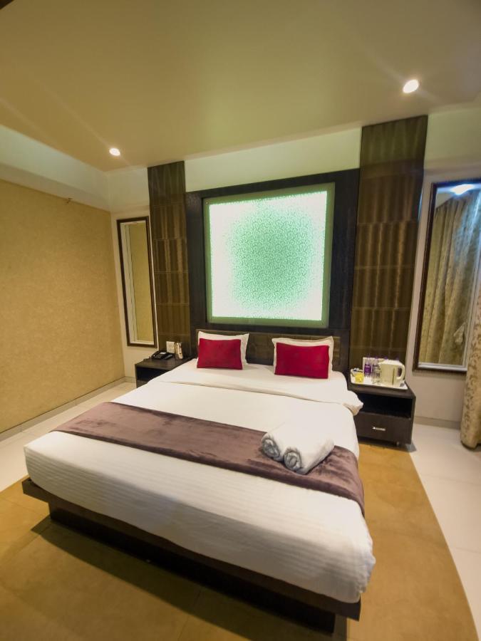 Hotel City Heart Ширди Екстериор снимка