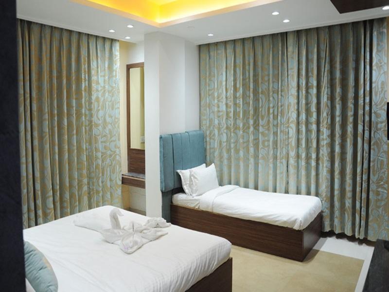 Hotel City Heart Ширди Екстериор снимка