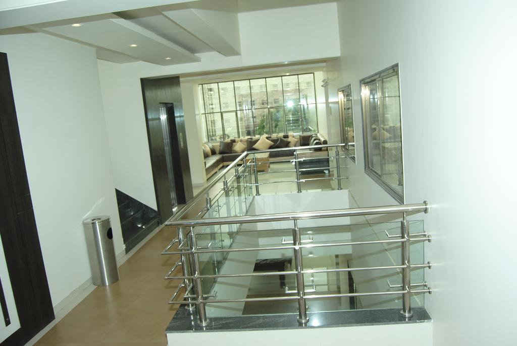 Hotel City Heart Ширди Екстериор снимка