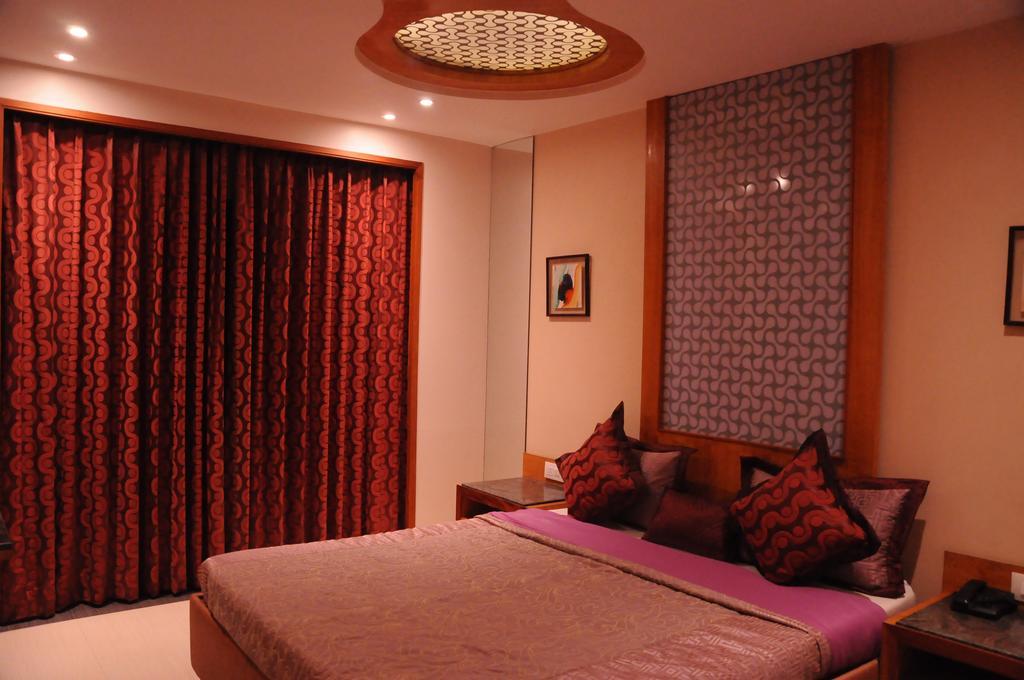 Hotel City Heart Ширди Екстериор снимка