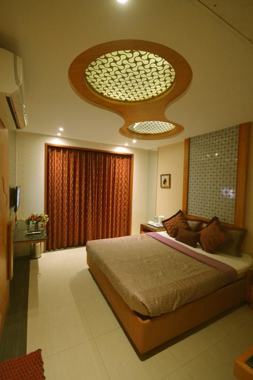 Hotel City Heart Ширди Екстериор снимка